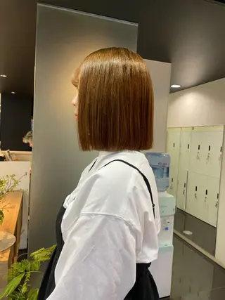 ミディアム ハイトーン/レイヤー 似合わせ・ユキノのヘアスタイル