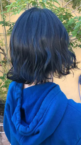 ミディアム カラー 川元 汐音のヘアスタイル