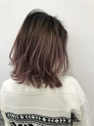 ミディアム カラー 天野 瑠真のヘアスタイル