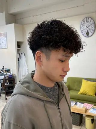 ショート パーマ スズキ ユウナのヘアスタイル