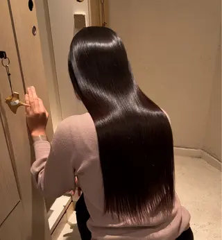 ロング 髪質改善/酸性ストレ ート/ブリーチ縮毛のヘアスタイル