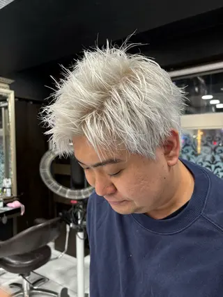 カラー メンズ ホワイト系はお任せ /ブリーチ/店長岩崎のヘアスタイル