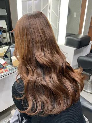 ロング attrait アトレ 梅田店所属・田村拓巳 韓国風、髪質改善のヘアスタイル