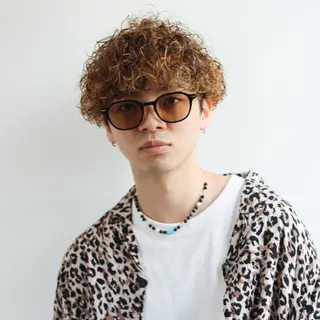 メンズ フェザーパーマ/ 曲がる矯正/酒井壮大のヘアスタイル