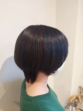 ショート カラー 齊藤 舞風のヘアスタイル