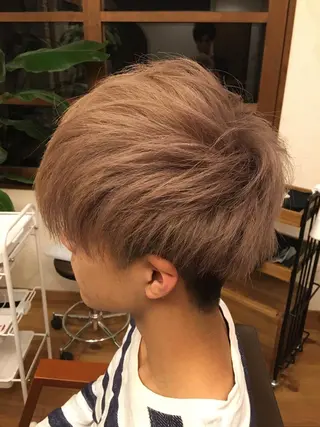 ショート 井上 真利のヘアスタイル
