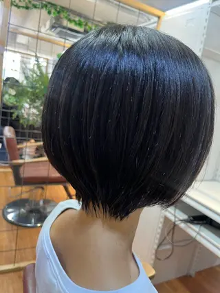 ショート 腰越 麻奈のヘアスタイル