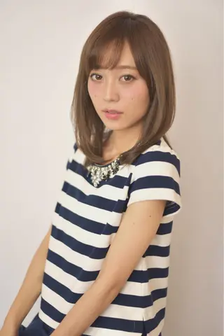 ミディアム カラー 西岡 翼のヘアスタイル