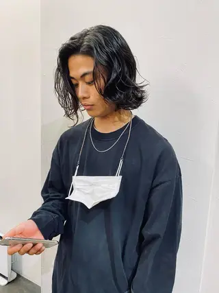 ミディアム パーマ 宮腰 瑠果のヘアスタイル