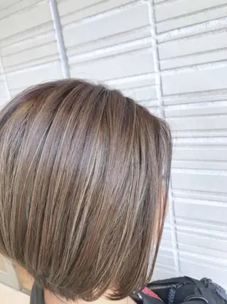 ショート カラー 加藤 憂のヘアスタイル