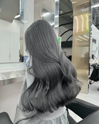 ロング カラー 西山 夢月のヘアスタイル