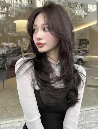 ロング 砂澤 瞳のヘアスタイル