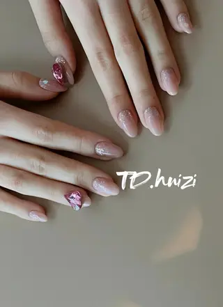 セミロング めぐみのネイルサロン スタッフ練習のネイルデザイン