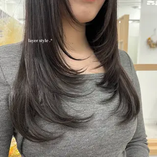 ロング カラー 柔らかオリーブ🌿 HIMARI🌻のヘアスタイル