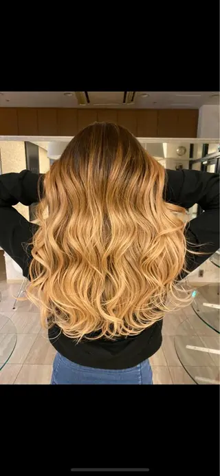 ロング ヤクシジ レンのヘアスタイル