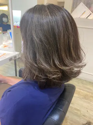 ミディアム Ashanti 磯崎のヘアスタイル