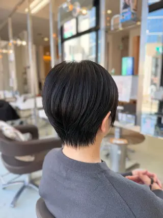 ショート 新井優馬｜縮毛矯正/ 地毛風ストレートのヘアスタイル