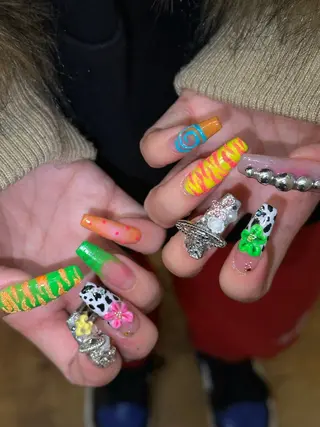 ネイル ⭐︎Alaia 妙典店⭐︎のネイルデザイン