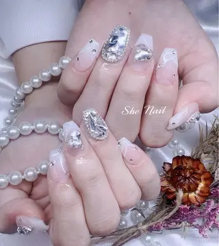 ネイル She   Nail所属・ISA_ BELLAのネイルデザイン