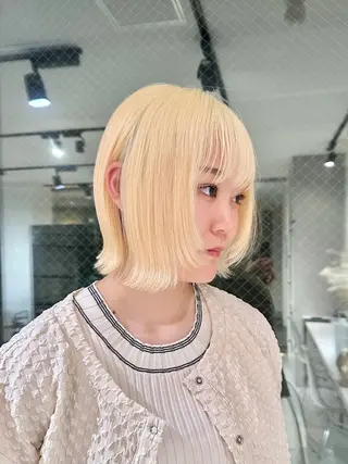 ショート カラー 🤍ハイトーンカラー 緒方 柚衣🤍のヘアスタイル