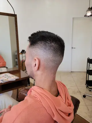 ショート メンズ 中川 秀明のヘアスタイル