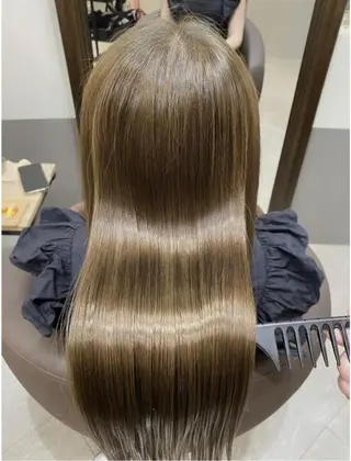 ロング broteなかもず 【髪にドラマを】のヘアスタイル