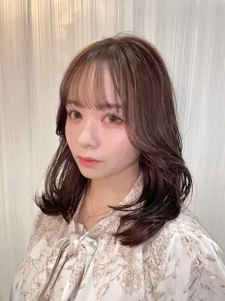 ミディアム 内田 穂乃香のヘアスタイル