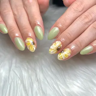 ネイル nailist🌻 YUKARIのネイルデザイン