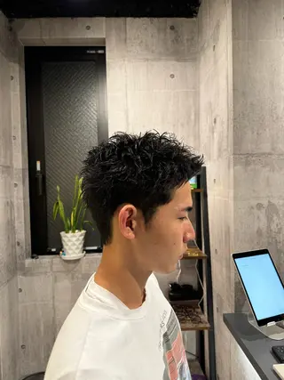 ショート パーマ メンズ 大阪梅田メンズサロン メンズパーマ荒川琢磨のヘアスタイル