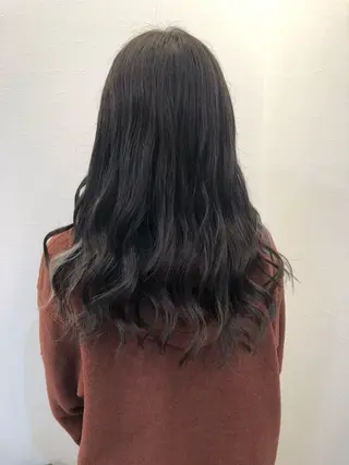 カラー ツノガイ エリのヘアスタイル