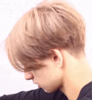ミディアム カラー メンズ AKI アキのヘアスタイル