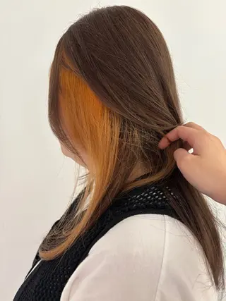 カラー UNBIRTHDAY Erenaのヘアスタイル