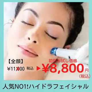 E LINDAのネイルデザイン