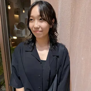 ミディアム パーマ 大橋 芽衣のヘアスタイル