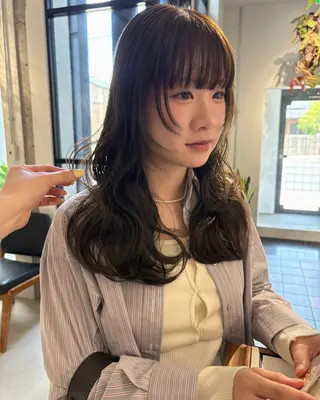ロング Yui⭐️ 透け感カラーのヘアスタイル