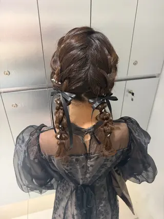 ヘアアレンジ キッズ ヘアセット🎀耳つぼ 👂💎MONAMIのヘアスタイル