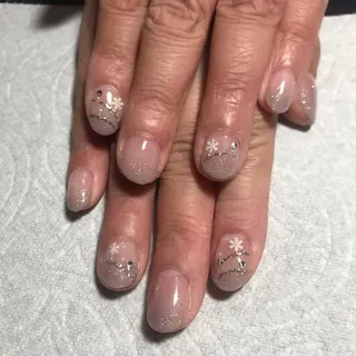 ネイル ECLAT エクラ所属・寺山 千鶴のネイルデザイン