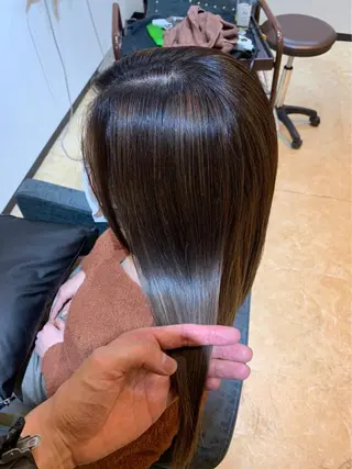 セミロング 髪質改善ayame 横山諒のヘアスタイル