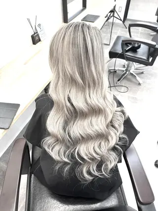 ロング カラー ヘアアレンジ ハイトーン カラーのヘアスタイル