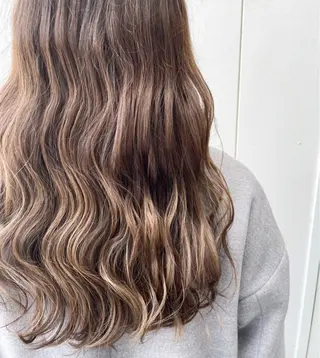 ロング 鈴木 香哉子のヘアスタイル