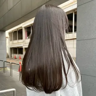 セミロング たおちゃん／レイヤー ／透明感カラーのヘアスタイル