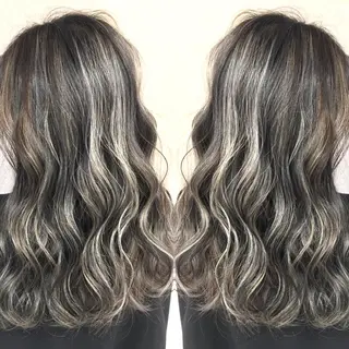 セミロング カラー 井上 一平のヘアスタイル