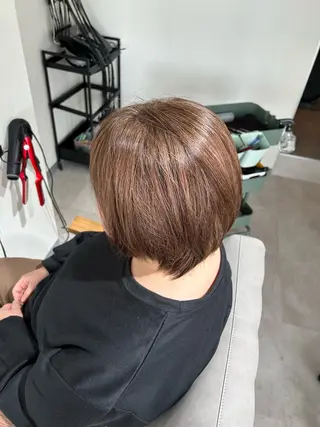 ショート カラー ヘアアレンジ 白髪ぼかしハイライト 柳川拓哉のヘアスタイル