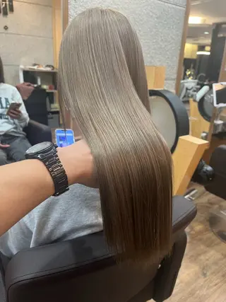 ロング 坂谷 BUCKS/縮毛矯正のヘアスタイル