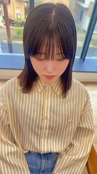 セミロング カラー パーマ ヘアアレンジ メンズ キッズ ネイル マツエク・マツパ アイブロウ レイヤーカット／顔周 りカット/縮毛矯正のヘアスタイル