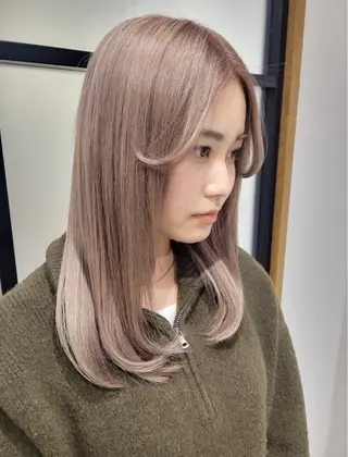 ミディアム こがねざわみさき 🦭透明感カラーのヘアスタイル