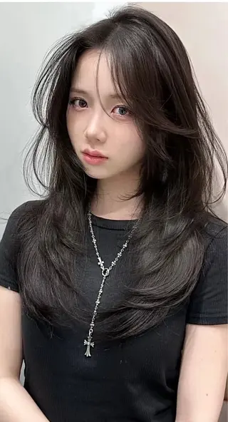 ロング カラー 韓国風レイヤーカラー ライムのヘアスタイル