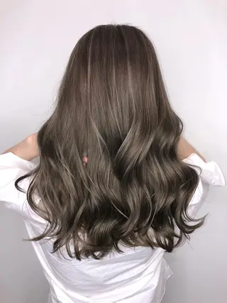 ミディアム 手島 カミラのヘアスタイル