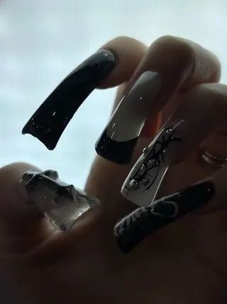 ネイル Dark Honey Ivyのネイルデザイン