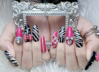 ネイル Hanya 🌈のネイルデザイン